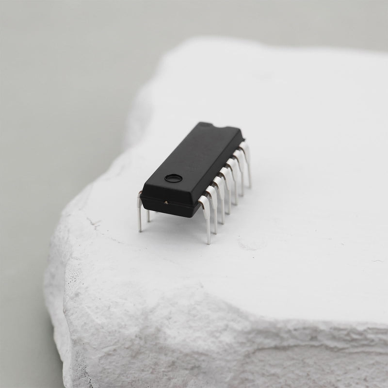 ECSiNG Pack of 20 74HC132N Quadruple Schmitt Trigger SN74HC132 DIP-14 for Domestic Appliances Signal Preparation for Industrial Automation Sensors