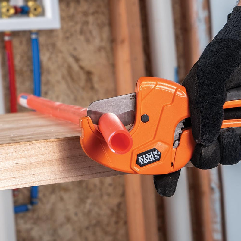 [Australia - AusPower] - Klein Tools 50063 Ratcheting PVC Pipe Cutter, Cuts 1-1/4-Inch I.D. PVC, CPVC, PEX Pipes, One-Handed Operation, Replaceable Blades 