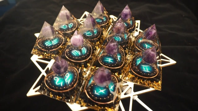 12 Zodiac Orgone Crystal Pyramid, Natural Amethyst with Obsidian,Healing Crystals Pyramid for Protection Chakra, Unique Constellation Pyramid for Positive Energy, Healing Money Health(Pisces) Pisces