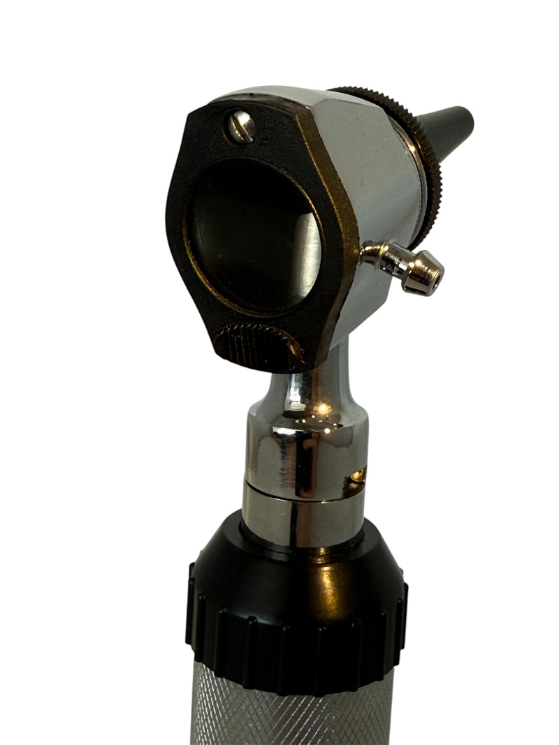 [Australia - AusPower] - New RA Bock 3.2V Bright White LED Otoscope Set Includes Disposable Specula Adaptor and 3 Sizes of reuseable Specula Plus Zippered Leathette Case 