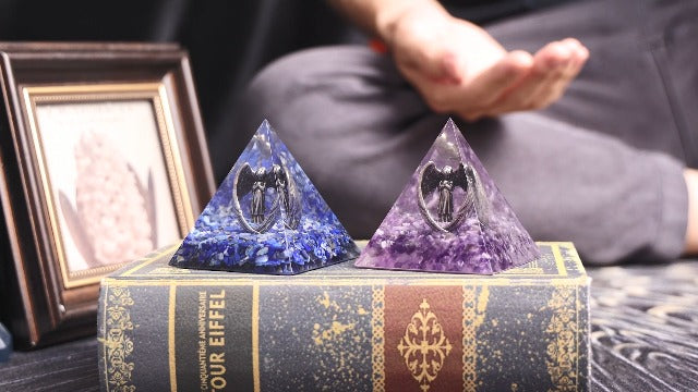 TUMBEELLUWA Guardian Angel Crystal Pyramid for Healing, Lapis Lazuli Blue