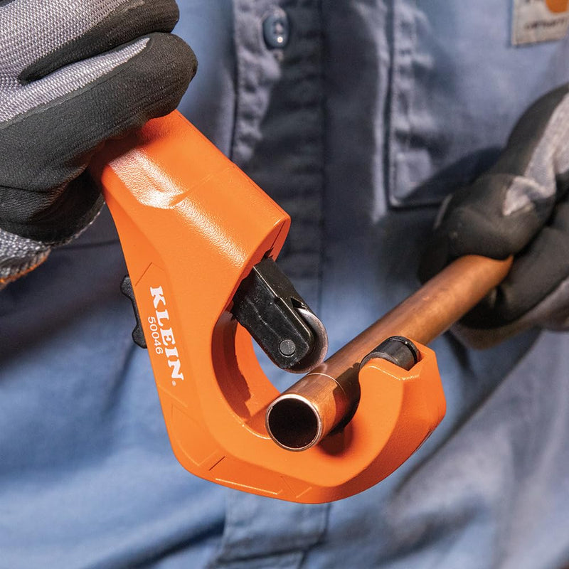 [Australia - AusPower] - Klein Tools 50046 Constant Swing Tubing Cutter for Copper and Aluminum, 1/8 to 1 3/8-Inch O.D. with Deburring Tool and Replacement Blade 