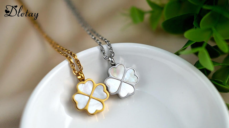 Dletay Four Leaf Clover Urn Necklace for Ashes 316L Stainless Steel Cremation Jewelry for Ashes Lucky Simple Memorial Pendant Necklace for Women Silver