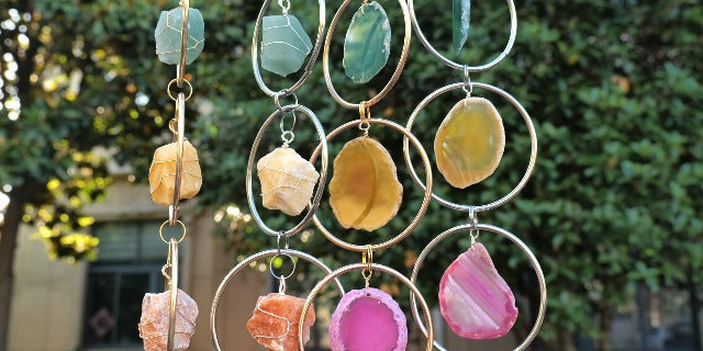 7 Chakra Wall Hanging Decor - Natural Raw Crystal Gemstone for Healing, Chakra Balancing, Meditation Gifts, Indoor Outdoor Spiritual Home Decoration (Silver Round) Silver Crystal Stone