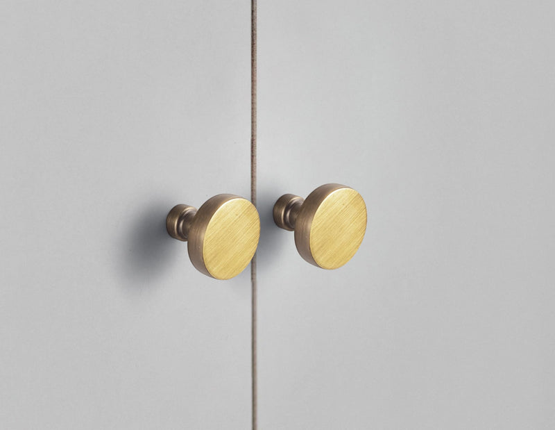 Goo-Ki Brushed Bronze Cabinet Knobs Zinc Alloy Kitchen Cabinet Hardware - 6 Pack Brass Bronze Single Hole/Screw Drawer Pulls Solid Cabinet Handles 1.2 Inches