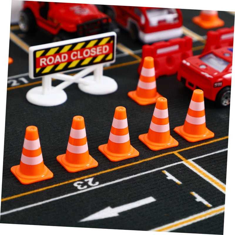 [Australia - AusPower] - NUOBESTY Mini Traffic Cones 50Pcs Miniature Traffic Cones Mini Traffic Signs Barricades Signs Traffic Scene Roadblock Toys Road Sign Models Kids Pretend Toys Christmas Toy Traffic Cones 