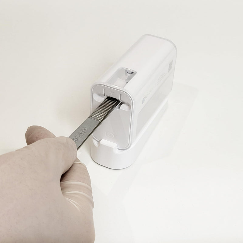 [Australia - AusPower] - Dermaplane Blade Remover - 1 Handed No-Touch Safe Disposal Tool - Holds 100 Blades 