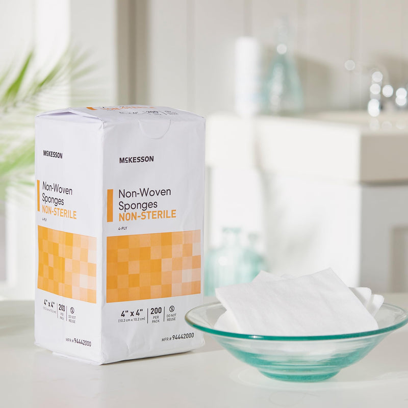 [Australia - AusPower] - McKesson Non-Woven Sponges, Non-Sterile, 4-Ply, High Absorbency, Polyester / Rayon, 4 in x 4 in, 200 per Pack, 1 Pack 200 Count (Pack of 1) 