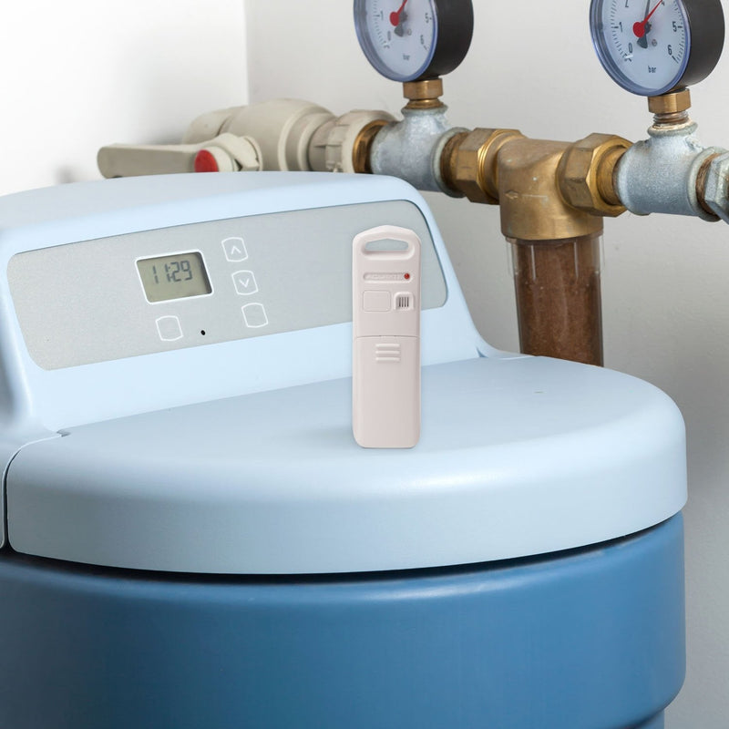 AcuRite 01096M Temperature & Humidity Station with 3 Indoor/Outdoor Sensors 2 Indoor/1 Outdoor