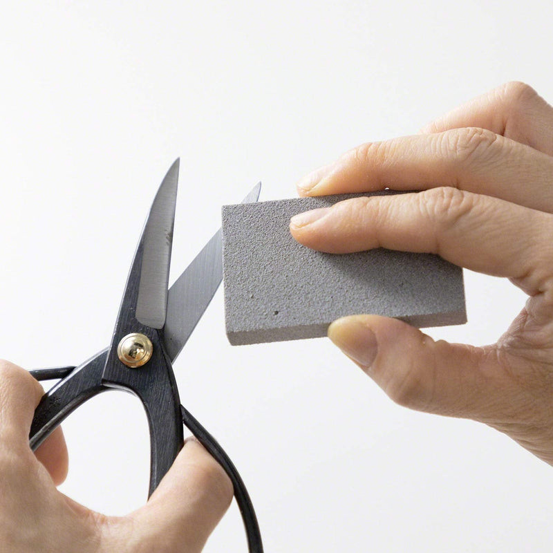 Wazakura Japanese Sap Rust Eraser for Blades, Garden Scissors, Bonsai Tools, Floral Hasami Shears, Made in Japan - Sap Eraser