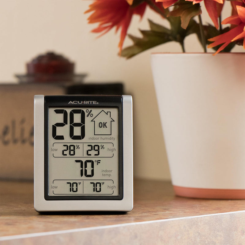 AcuRite Wireless Digital Indoor Thermometer and Hygrometer Monitor for Indoor Temperature and Humidity Measurements (00613) Classic