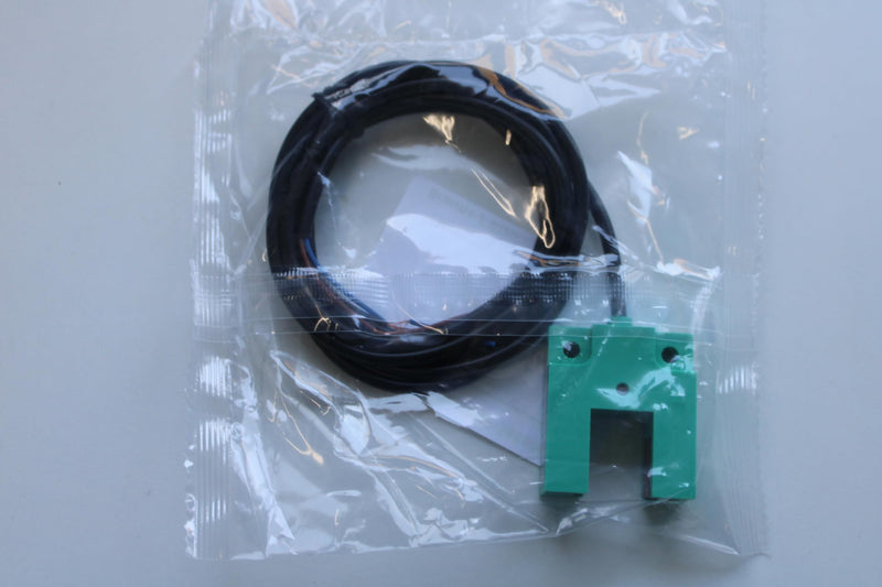Fork Light Barrier 6 to 36 Volt NO PNP Detection Range 15 mm U-Photoelectric Light Sensor (15 mm - PNP NO) 15 mm - PNP NO