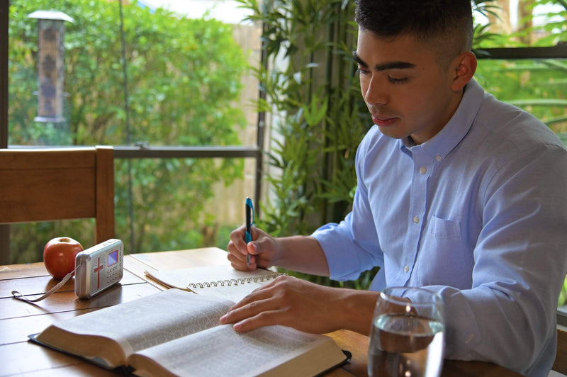 [Australia - AusPower] - 1 NLT Audio Bible Player - New Living Translation Electronic Bible (with Rechargeable Battery, Charger, Ear Buds and Built-in Speaker) 