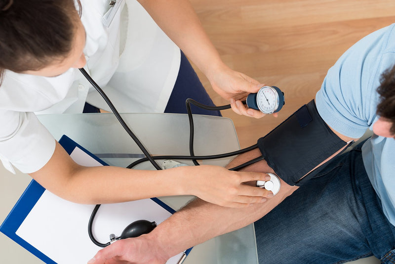 [Australia - AusPower] - Santamedical Adult Deluxe Aneroid Sphygmomanometer with Stethoscope, Cuff and Carrying case Visit The Santamedical Store & Santamedical Taylor Percussion Hammer 
