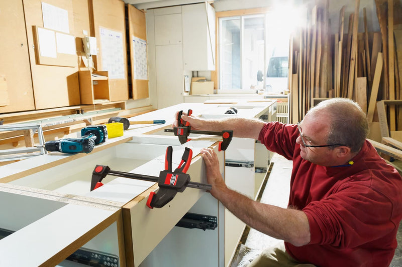 Bessey Ehkl One Hand Trigger Clamp, 18" 300 lb force 18 in.