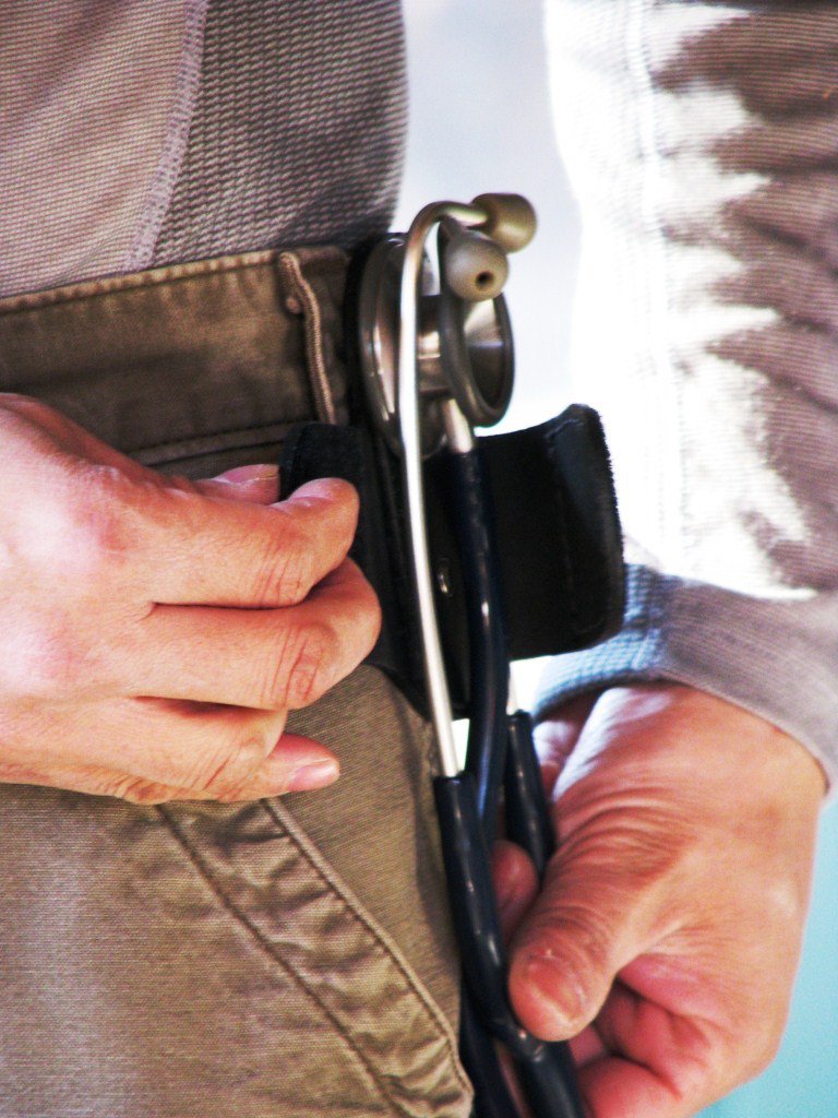 [Australia - AusPower] - The BATCLIP (black) - Premium leather handmade clip-on stethoscope hip holder; no more neck carrying, loss, or misplacement. Proudly carry your high-end stethoscope with taste and style. Black 