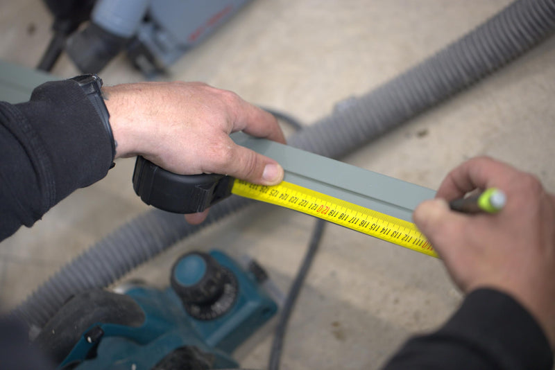 OX OX-T029105 Metric Only Trade Measure Tape, Black/Blue, 5 m | 5 m professional tape measure with 25 mm nylon blade, Duragrip rubber case