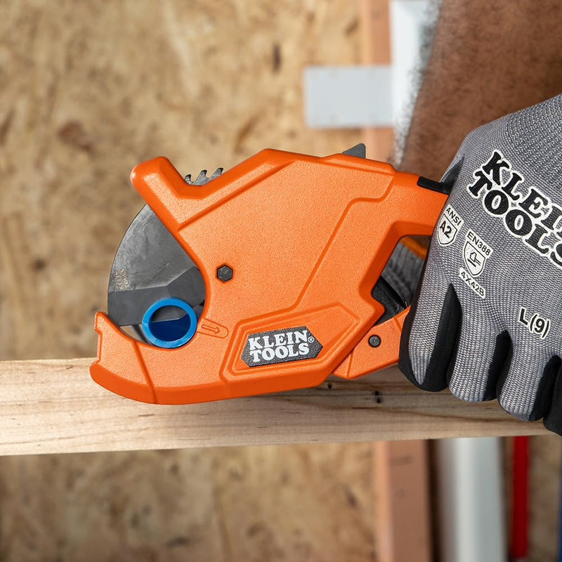 [Australia - AusPower] - Klein Tools 50044 Ratcheting PVC Pipe Cutter Tool, 1-1/4 Inch I.D. Cutting Capacity for PVC, CPVC, and PEX Pipes, One-Handed Blade Retraction 