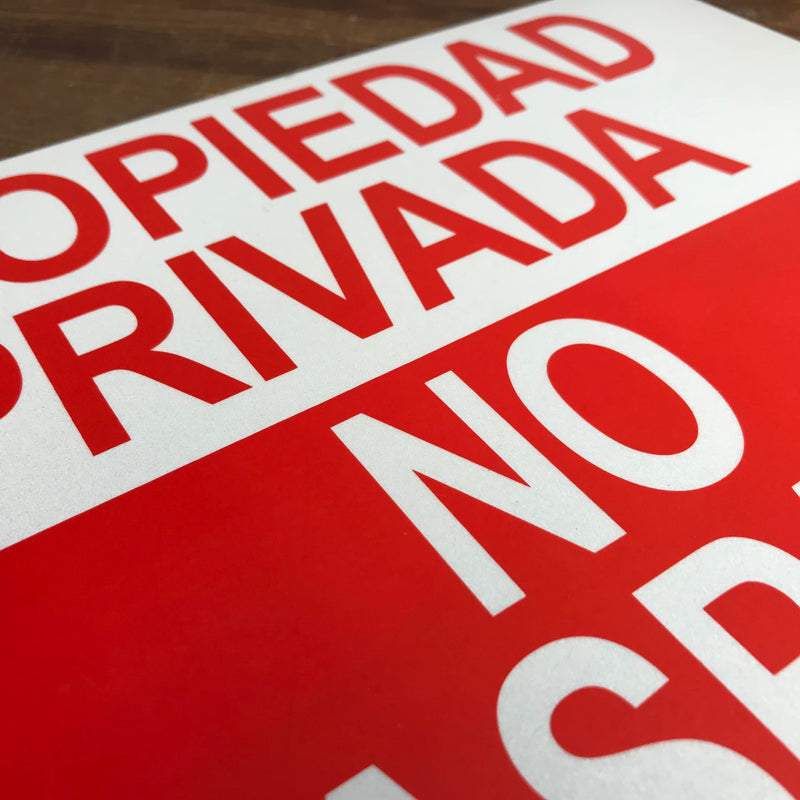 TRADESAFE Private Property No Trespassing Sign - Propiedad Privada No Traspasar Spanish Sign, Quick Install, Light Reflective, UV-Resistant, Waterproof, 14” X 10” Aluminum Safety Signs Propiedad Privada, No Traspasar