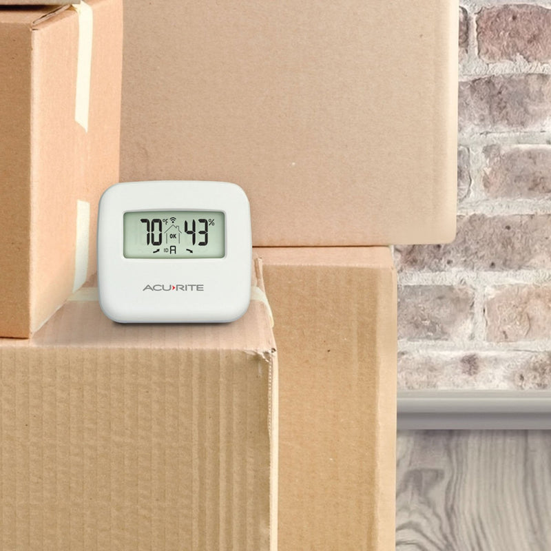 AcuRite 01096M Temperature & Humidity Station with 3 Indoor/Outdoor Sensors 2 Indoor/1 Outdoor