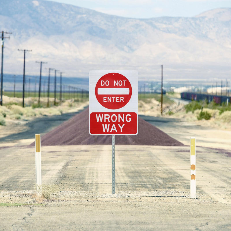 Blulu 1 Pcs 24" x 18" Do Not Enter Wrong Way Metal Sign 80 Mil Aluminum Laminated Intensity Grade Reflective Rust Free Weatherproof Signage Do Not Enter Sign Outdoor for Road Traffic Safety Warning