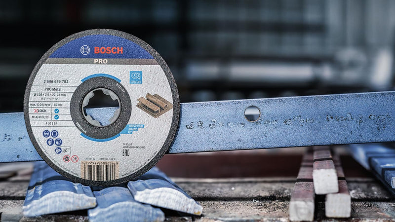 Bosch Professional Expert Straight Cutting Disc (for Metal, X-LOCK, Diameter 125 mm, Bore Diameter: 22.23 mm, Thickness: 2.5 mm) 2-Ø 125 mm