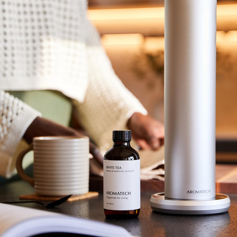 AromaTech White Tea Aroma Essential Oil Blend: Luxury Hotel Inspired Aromatherapy with White Tea, Orange & Palo Santo for Ultrasonic Diffusers & Nebulizers (10 mL) 0.33 Fl Oz (Pack of 1)