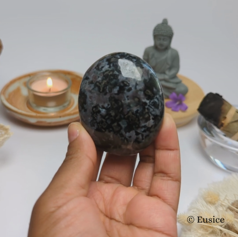 [Eusice] Gabbro Crystal, Polished Stones, Spiritual Guide Reiki Gemstone, Natural Rocks from Madagascar, Chakra Healing Stone Small