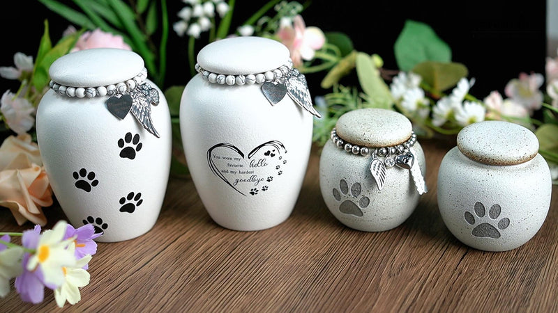 abooxiu Pet Urn for Dogs Cats 4.8 Inch Small Urn for Pet Ashes Cremation Keepsake Urns Ceramic Mini Urns for Ashes Pet Memorial Sympathy Gifts for Loss of Pets Dog Urns Cat Urns Heart