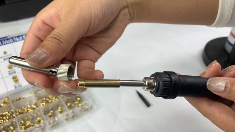 425-Piece Threaded Inserts Soldering Tips Set, LCD Adjustable Temperature Soldering Iron 180-500°C with 7 Soldering Tips & Soldering Tip Adapter, 415 Thread Inserts M2/M2.5/M3/M4/M5/M6/M8 for 3D | 7stk Lötspitzen, Soldering Tip Adapter, LCD Einstellbar...