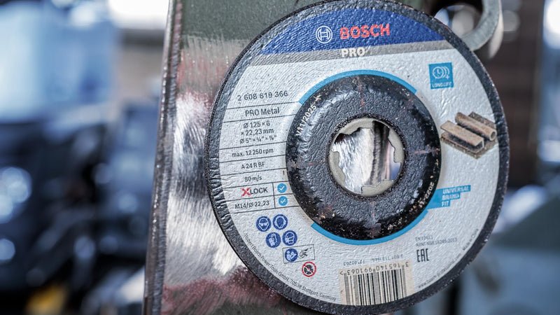 [Australia - AusPower] - Bosch 1 x Pro Metal Longlife Sanding Disc for Small Angle Grinders and X-Lock, M14/22.23 mm (for Steel, Diameter 125 mm, Professional Accessories Small Angle Grinder) 