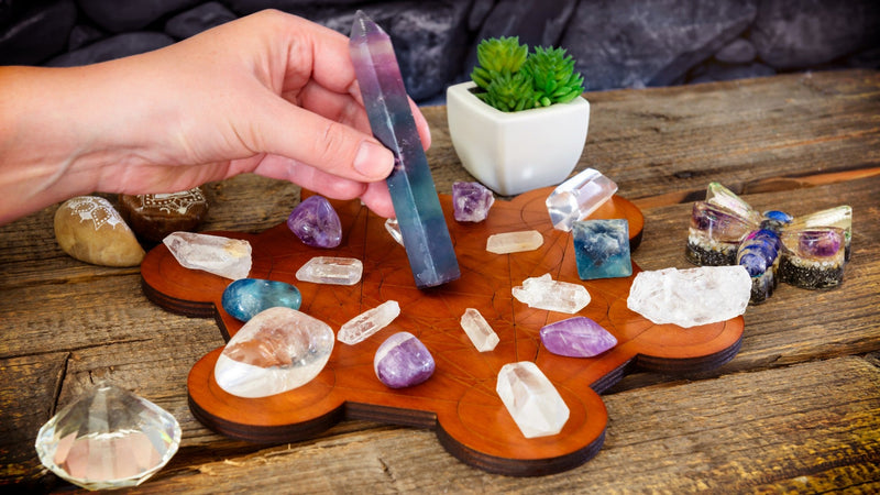 Crystal Grid Board - Metatron's Cube Sacred Geometry Amplify The Power of Your Crystals 10 inches Diameter Wooden Plate Witchcraft, Wiccan Altar, Ritual, Space Decor, Brown, 10Wx10Lx0.3H 25.4cm Metatron's Cube