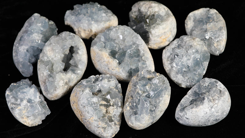 Amogeeli Irregular Raw Blue Celestite Crystal Specimen Decor, Natural Cluster Geode Healing Stone, 0.49-0.66 lb 0.49 - 0.66 lb