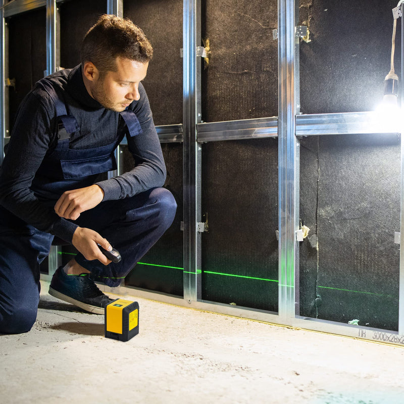 [Australia - AusPower] - Amazon Basics Horizontal/Vertical and Cross-Line Class II Laser Level, 59 ft / 708 in, Yellow/Black 