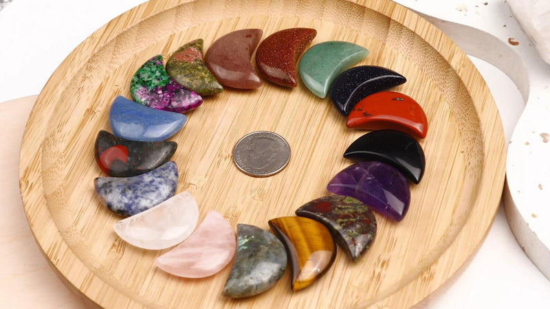 mookaitedecor 5Pcs Moon Shaped Crystal Pocket Palm Stone #1-Grey #1-Labradorite