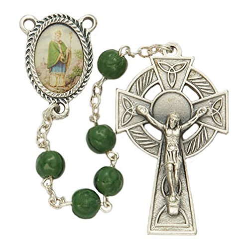 True Faith Jewelry Green Shamrock Rosary Prayer Beads with Saint Patrick and Jesus’ Crucifix Cross, 18-Inch