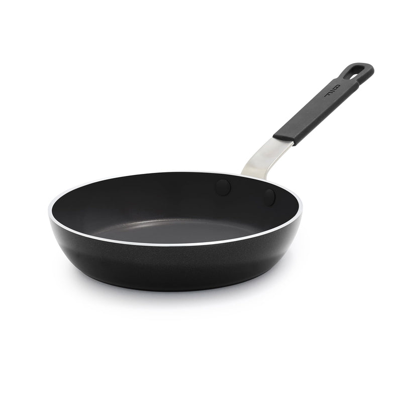 GreenPan x Bobby Flay 8" Nonstick Frying Pan Skillet, PFAS-Free Diamond Ceramic, Induction Suitable, Stay-Cool Silicone Handle, Easy Clean Dishwasher & Oven Safe, Egg & Omelet Pan, Black 8" Frying Pan Skillet