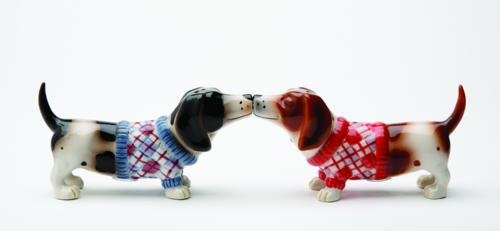 [Australia - AusPower] - Pacific Giftware Kissing Basset Hounds in Sweater Nothing but a Hound Dog Magnetic Salt and Pepper Shaker Set 