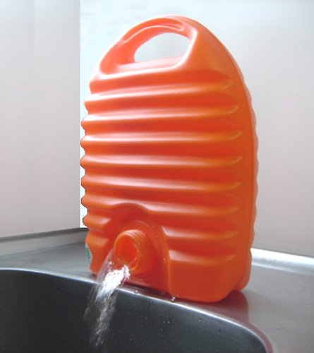 [Australia - AusPower] - Tange Chemical Industries Standing Hot Water Bottle 1.1 gal (3.2 L), Comes with Bag, Product Size (Approx.): 12.2 x 9.1 x 4.5 inches (310 x 230 x 115 mm) Standing Hot Water Bottle, 1.8 fl oz (3.2 L) 