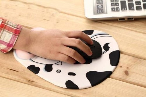 [Australia - AusPower] - Onwon Cartoon Wrist protected Personalized Computer Decoration Gel Wrist Rest Mouse Pad Ergonomic Design Memory Foam Mouse Pad Gel Mouse Pad/Wrist Rest(Cow Style) 