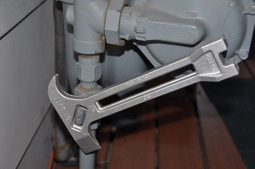 [Australia - AusPower] - 4 in 1 Emergency Tool: Gas & Water Shut Off, Pry Bar, 4 in 1, Non Sparking, Emergency earthquake Gas Shut Off Valve - Fireman Tools - Tool Emergency - Emergency Tools - Gas Turn Off Wrench - Tern Tool 