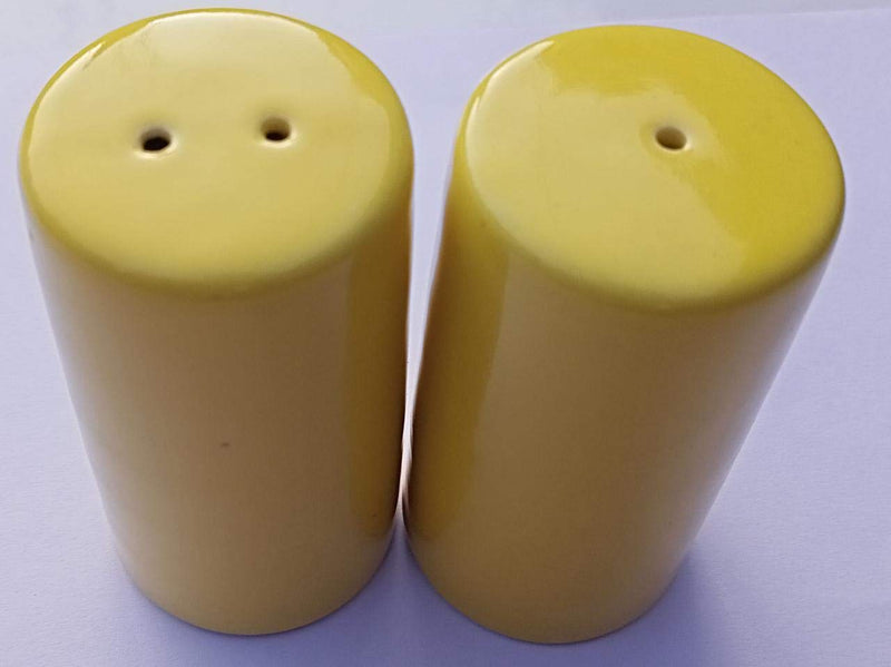 [Australia - AusPower] - Salt & Pepper Shakers - Vintage Ceramic Salt & Pepper Shaker Set - Retro Farmhouse Home Decorative Jar Dispenser for Kitchen Dark Yellow (Set of 2) 
