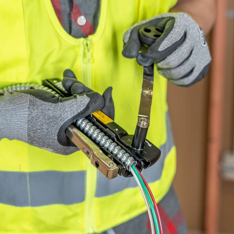 [Australia - AusPower] - Klein Tools 53725 BX Cable Cutter and Armored Cable Cutter, Cut Flexible Conduit and Armored Cables, with Storage for Extra Blades 