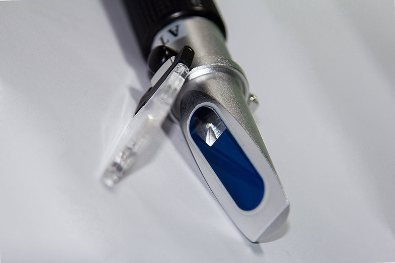 [Australia - AusPower] - Salinity Refractometer for Seawater and Marine Fishkeeping Aquarium 0-100 PPT - Dual Scale (1.0 to 1.070 S.G.) - Automatic Temperature Compensation 