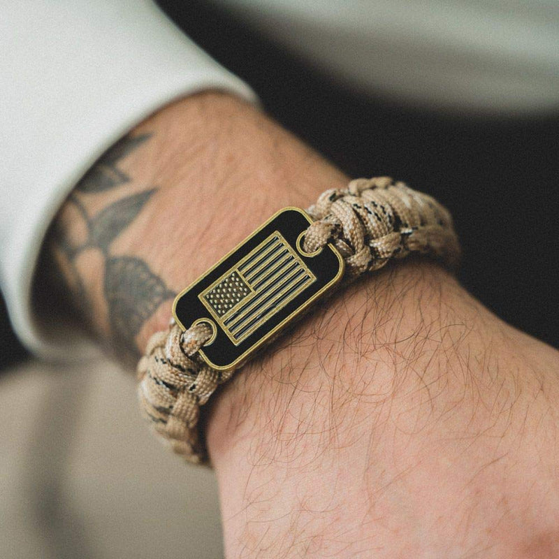 [Australia - AusPower] - Hero Company Camo Paracord Bracelet - Tactical Survival Bracelet for Men with Bronze USA Flag - Helps Pair Military Veterans with a Companion Dog Desert Camo 