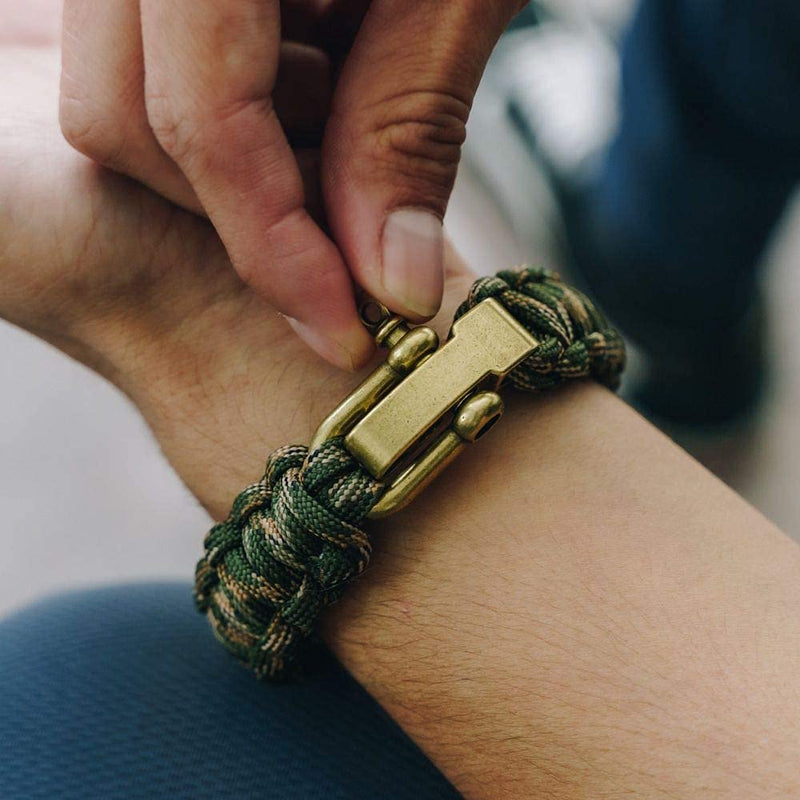 [Australia - AusPower] - Hero Company Camo Paracord Bracelet - Tactical Survival Bracelet for Men with Bronze USA Flag - Helps Pair Military Veterans with a Companion Dog Desert Camo 