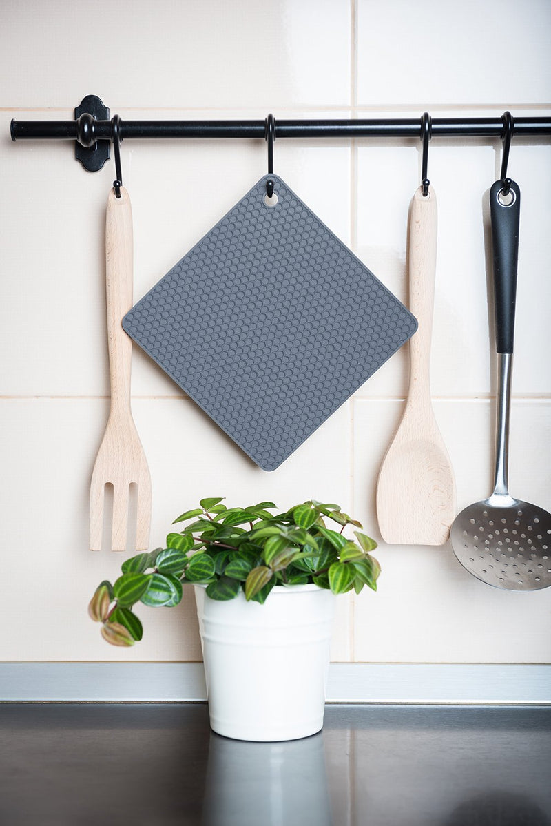 [Australia - AusPower] - Silicone Trivet Mats - Pot Holders - Drying Mat Our potholders Kitchen Tools is Heat Resistant to 440°F, Non-Slip Durable Flexible Easy to wash and Dry and Contains 4 pcs by Q's INN. Gray 