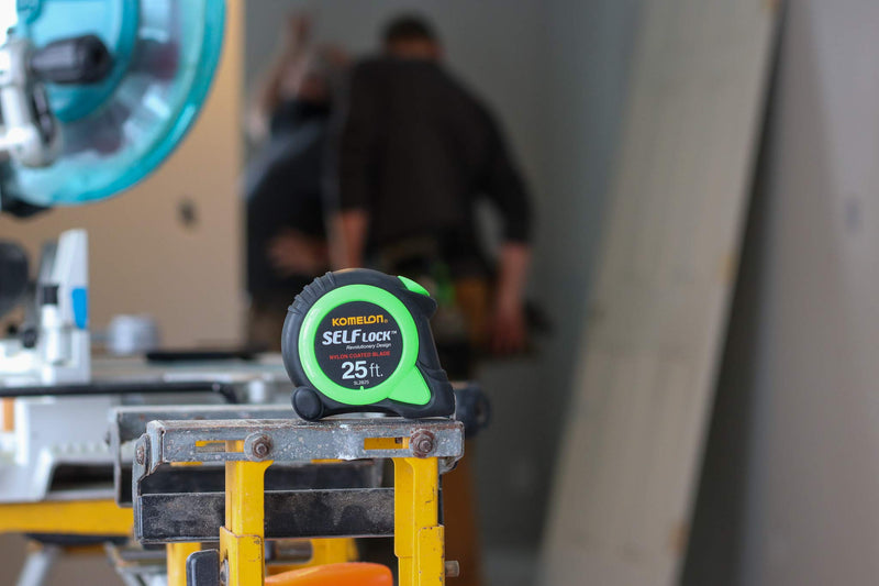 [Australia - AusPower] - Komelon SL2825 Self Lock 25-Foot Power Tape 