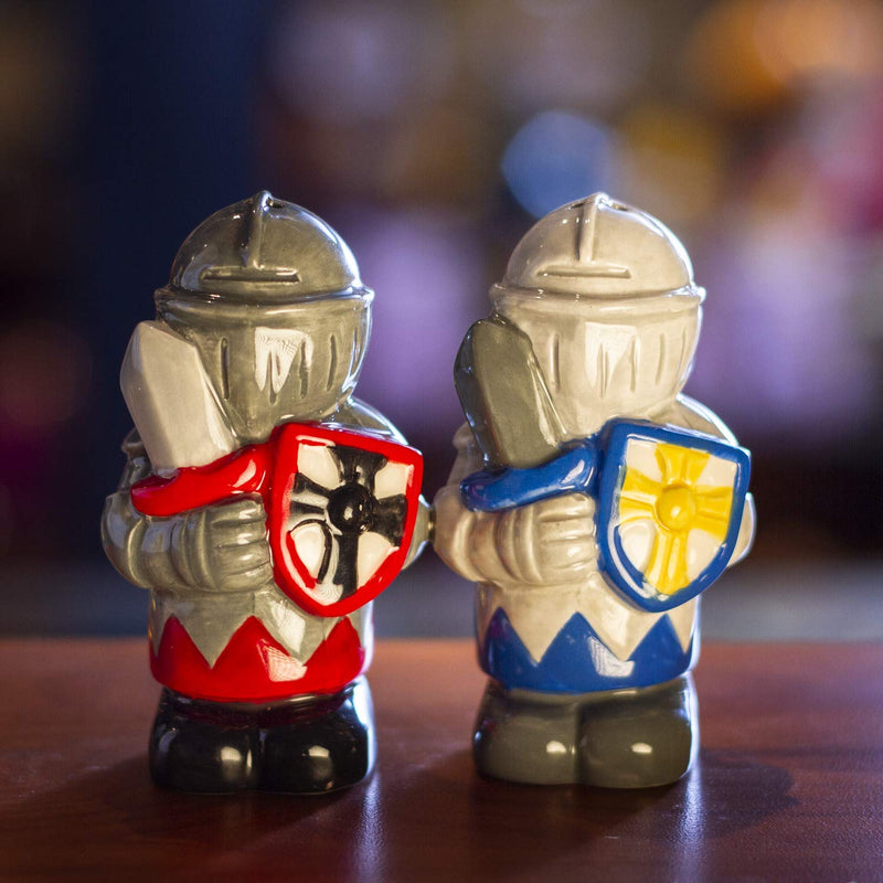 [Australia - AusPower] - Pacific Giftware White and Black Knights Ceramic Salt and Pepper Shakers Set 