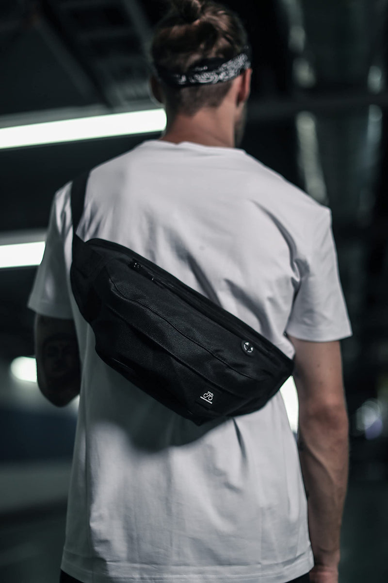 [Australia - AusPower] - Fanny Packs for Women & Men Unisex Waist Bag Pack with Headphone Jack and Zipper Adjustable Strap Black Fanny Pack for Outdoors & Gym (fanny pack). 